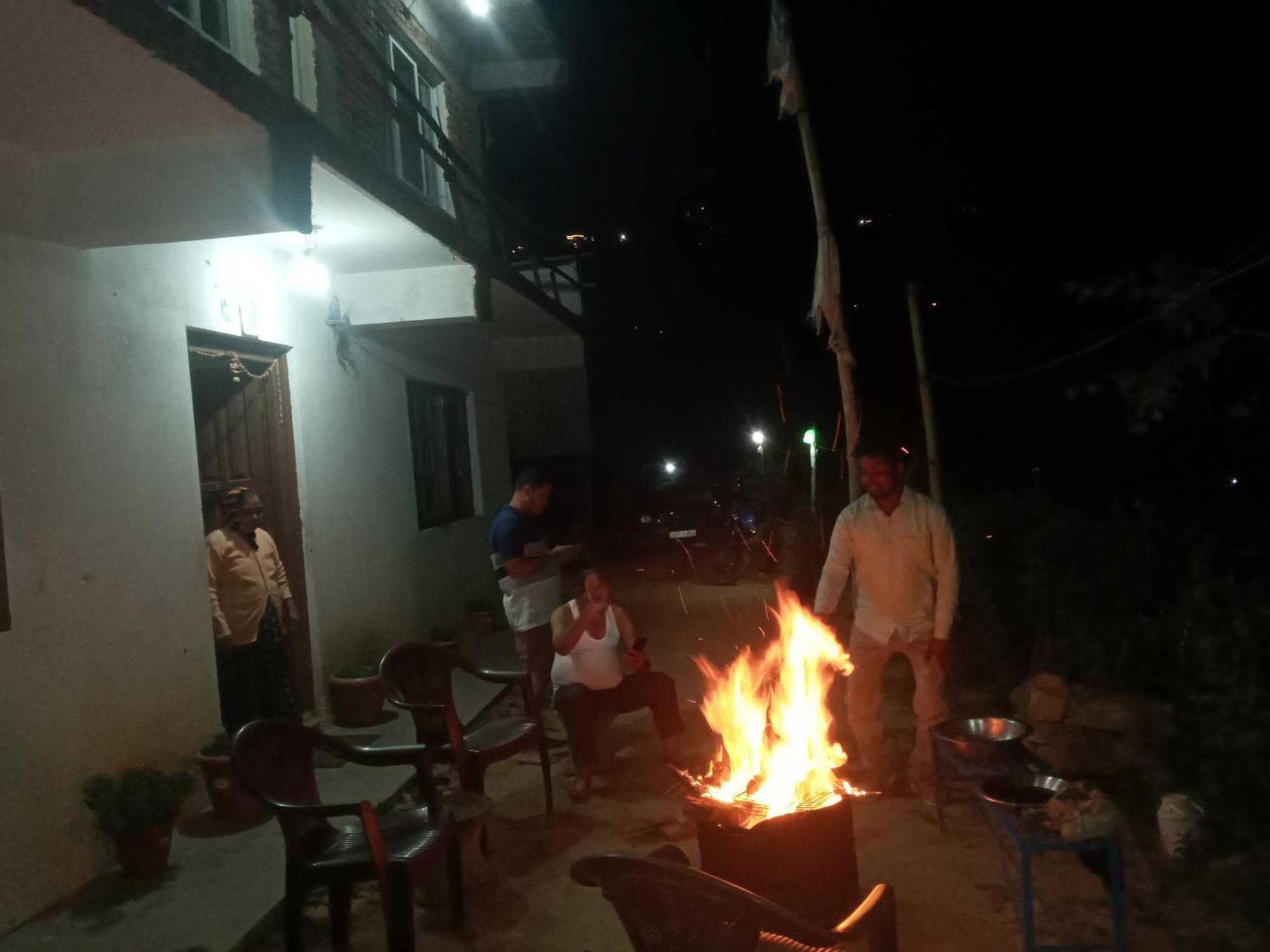 Unique Point Home Stay Nagarkot Esterno foto