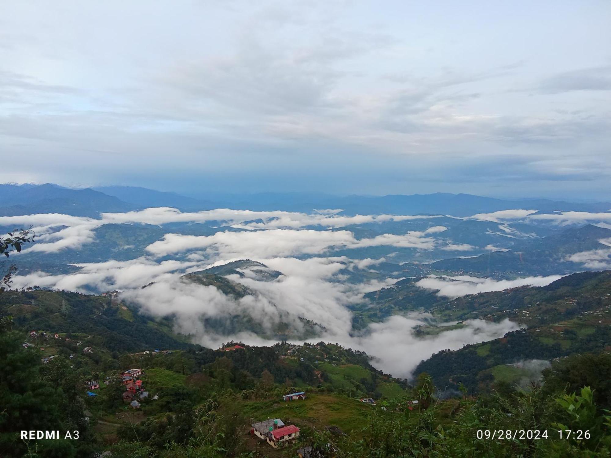 Unique Point Home Stay Nagarkot Esterno foto